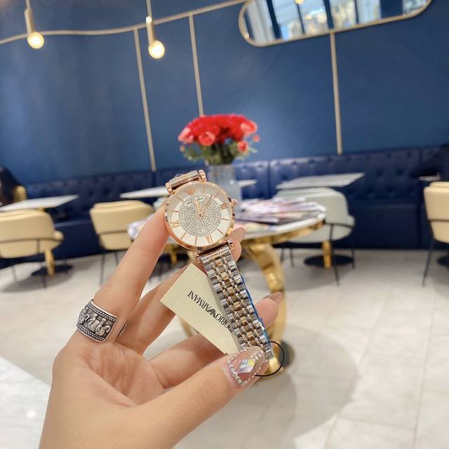 Armani Starry Sky Women's Watch, I think girls all like this bling bling watch. Men's tickets, husbands should buy one for their girlfriends! Long out of stock. Pictures cannot capture the beauty of the actual object, but the object is truly stunning