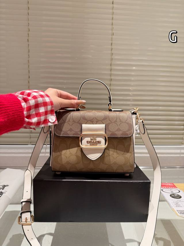 Leather version Coach gentle color series hand-held mailman bag Coach November new small bag natural color series better matching capacity is also good phone size 20.16cm with gift box: