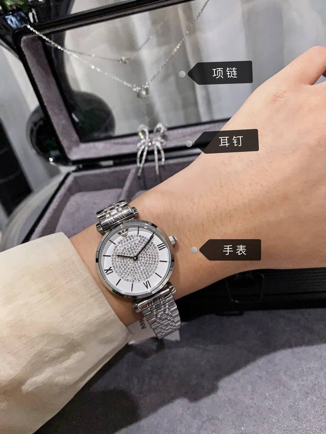 The three piece set without a box can be purchased in bulk in the market, and giving it to a counter is the authentic product! Specially provided by the platform, accompanied by an official synchronized anti-counterfeiting code certificate. Scan and