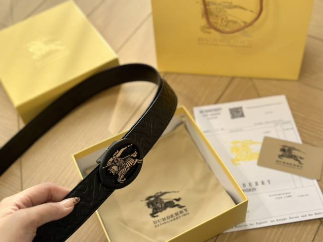 Burberry belt kit with high-end atmosphere, low-key luxury, and connotation is a must-have item for successful people for personal use.