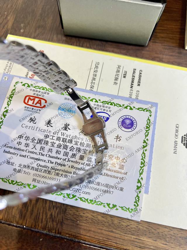 FFFH Picture Same Packaging 25 Armani Starry Sky Arrives Armani Case: 316L Stainless Steel Mirror: Reinforced Mineral Glass Strap: 316L Stainless Steel Buckle: Double Button Buckle Size: 40mm Wrapping: