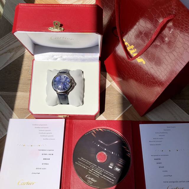Original mold opening! Create the highest quality! One watch, one size, one card Cartier blue balloon, men's size~42Mm, with a completely identical case strap at the counter, and even each accessory can be exchanged with the genuine product. The full