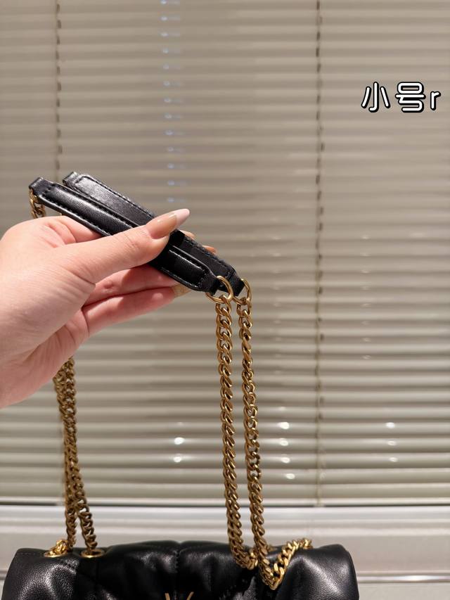 Original Order Small Ysl Saint Laurent Women's Puffer Quilted Sheepskin Full Set Folding Box Packaging This Year's Most Valuable Autumn and Winter Bag YSL Soft and Sticky Cloud Bag Yang Mi YSL Soft and Sticky Cloud Bag Loulou Bag Review: