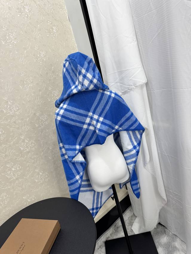 New scarf, Burberry. Original beautiful item, classic explosive item, returns to the forefront. Burberry's new imported Nepalese cashmere top embroidery scarf is definitely a screaming quality fashion brand's top design Essential high-end products fo