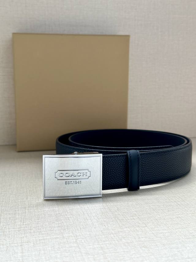 As a well-known fashion brand, Coach with a width of 3.5cm often cleverly integrates its brand logo into the design of the belt, such as printing the brand's initials, patterns, etc. on the buckle or belt, which not only highlights the brand's identi