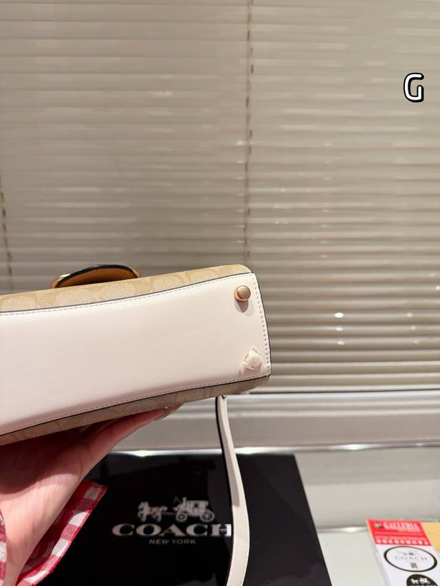 Leather version Coach gentle color series hand-held mailman bag Coach November new small bag natural color series better matching capacity is also good phone size 20.16cm with gift box: