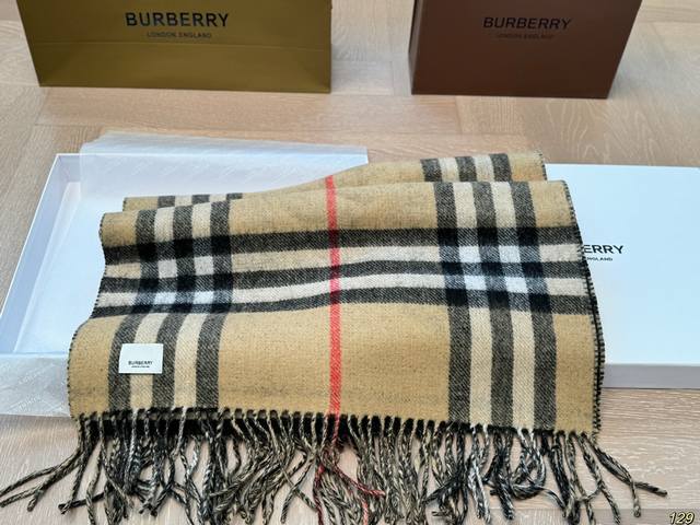 Pick up leaks with high-end scarves in the box! Out of stock king! Burberry's autumn and winter new warhorse shawl is the only out of stock king 23Bur pony shawl, the surface of which was totally unexpected ③ This cashmere is a Rocket level item that
