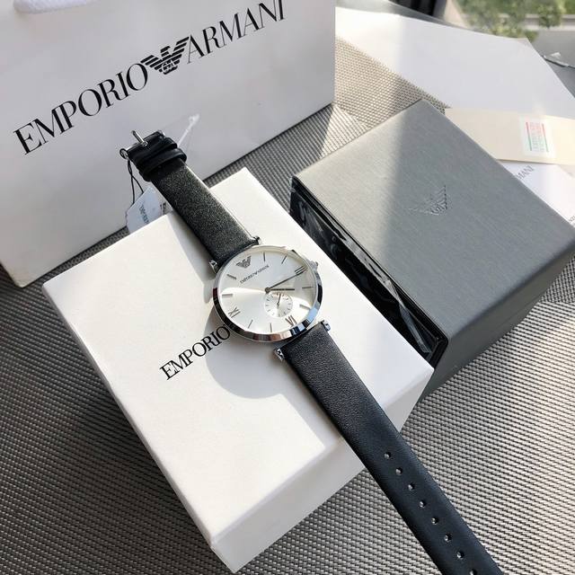 Counter packaging, recommended Armani model: Ar1674 Case: 316L stainless steel Mirror: Mineral reinforced glass Strap: Imported cowhide Buckle: Needle Buckle Size: 40 * 10mm Simple to Classic: