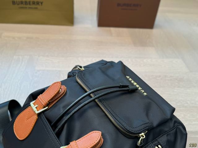 Burberry backpack has temperament and a sense of luxury, suitable for both men and women for daily travel. Its capacity is also very easy to carry by hand. Size 28 31