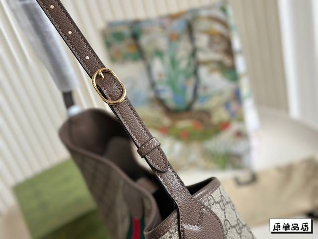 Full package Gucci new Ophidia series small Hobo bag with adjustable shoulder straps~Versatile for commuting. The capacity of the item is very suitable for daily needs. The ball is matched with the popular Gray style, which looks great and is so cute