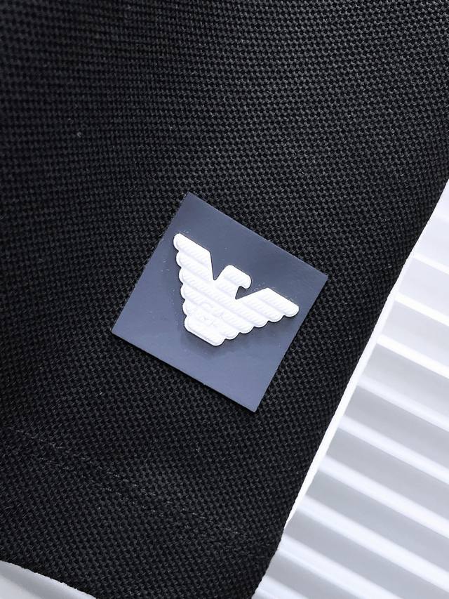 New release of Armani 2024SS summer new letter logo men's lapel polo shirt! Classic business men's style, the ceiling level business men's style for high-end men's clothing! Simplicity, fashion, grandeur, and elegance. When worn alone, the interior l