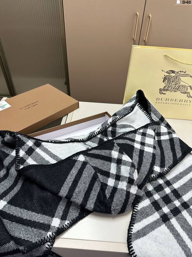 Gift Box 10 Burberry Scarf and Hat Style - High end, Comfortable, Fashionable, and Stylish. Trust me and accept it. It's grand, elegant, and simple, and I'll give it a perfect score for the color!!! D-63