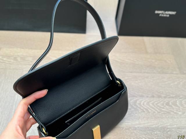 Airplane Box Saint Laurent YSL Voltaire Underarm Bag Minimalist Favorite Elliptical Underarm Bag Type Very Vintage Flip Buckle Very Novel Wow, Space is Completely Stress Free for Daily Travel Size 21 13