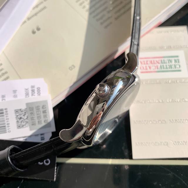 Armani special channel goods! The highest version on the market! Armani Mechanical Men's Watch. Front and rear hollow design. The dial size is 43mm. Equipped with an imported fully automatic mechanical movement. Support any comparison! Please identif