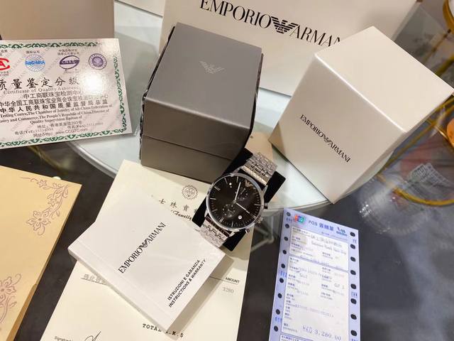 Armani boutique men's wristwatch exudes a gentlemanly style. Adopting the top-notch imported quartz movement for absolute precision in timekeeping, the watch strap is made of top-grade 316 black stainless steel material with mineral super strong mirr