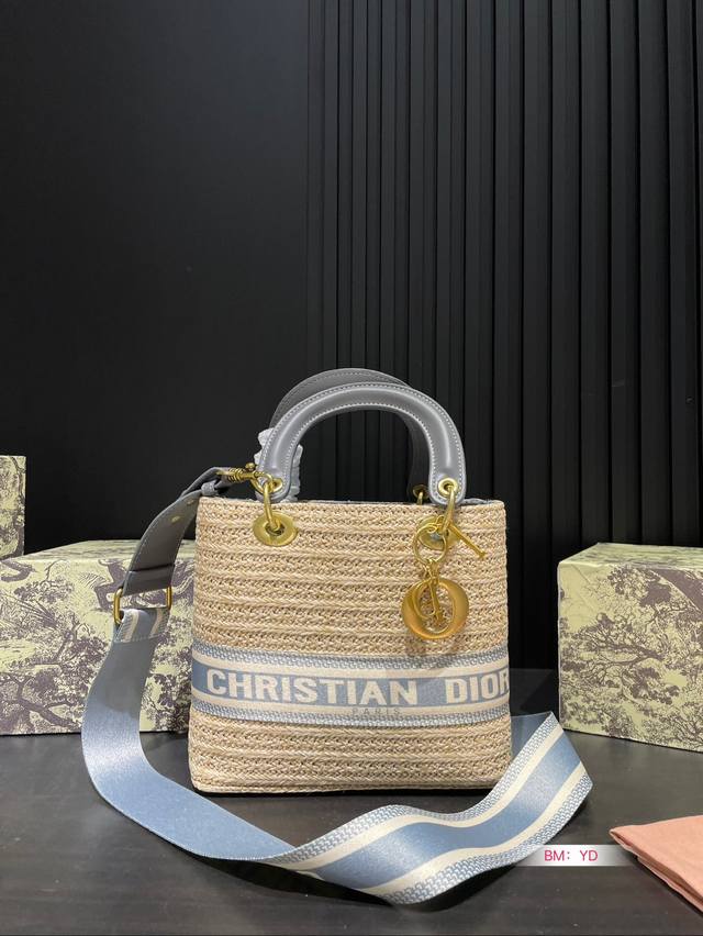 Are you joking about Dior's early spring vacation collection? What is Dior doing to make the early spring vacation collection so beautiful? I like to weave the 