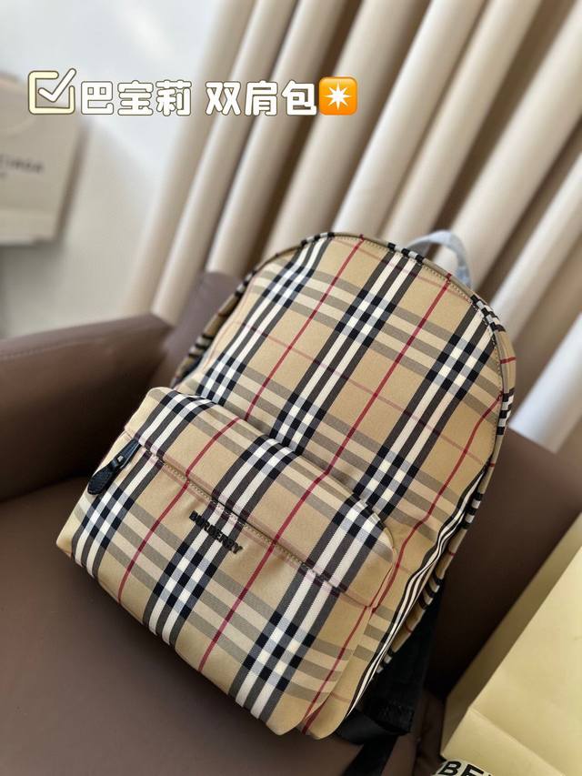 Burberry backpack classic fabric feels super nice, steady and generous! You won't choose the wrong one! Size: 34 * 42