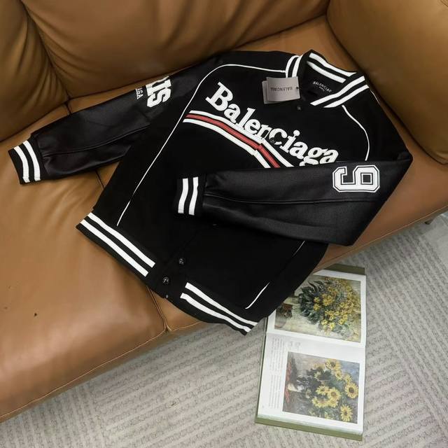 Balenciaga's 2024 fashion show baseball jacket has finally been shipped after a month of original mold making. I love it so much and it looks super cool on top. Tiktok, a blogger, said that the new LV event this year will become a winner: