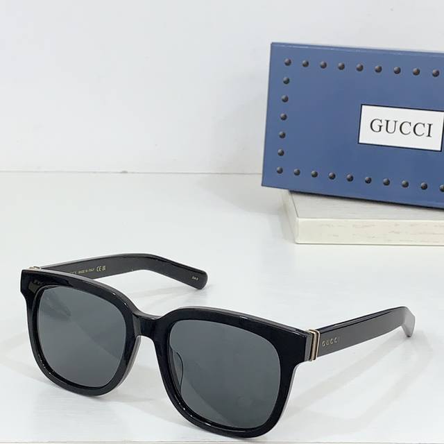 Gucc * Model: Gg1512Sksize: 54 ports 19-145