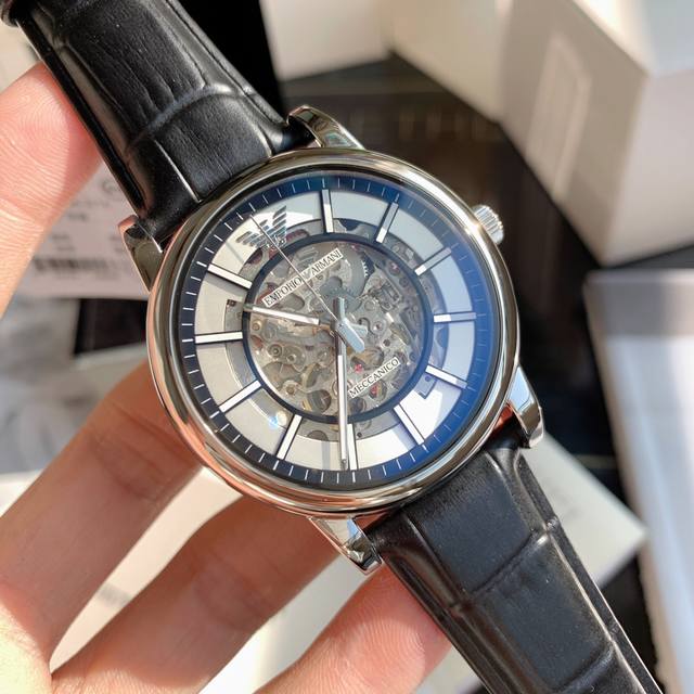 Armani special channel goods! The highest version on the market! Armani Mechanical Men's Watch. Front and rear hollow design. The dial size is 43mm. Equipped with an imported fully automatic mechanical movement. Support any comparison! Please identif