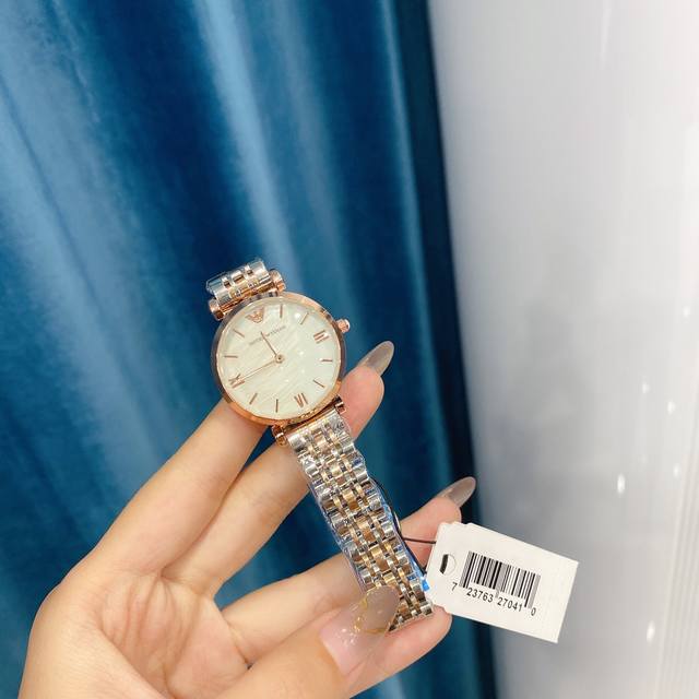 Original Armani 316L stainless steel watch mirror: reinforced mineral glass strap: 316L diameter size: 32mm * pearl mother of pearl perfectly blends and shines on the wrist, creating an elegant image for women. Pure, simple, elegant temperament for w