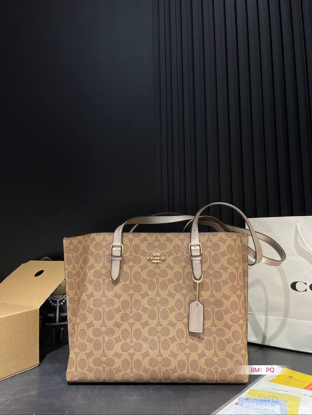 New Coach Mollie25 tote bag for Valentine's Day in January 24, with box matching. The latest shopping bag from Coach Coach OEM factory is shipped with top-quality shiny hardware logo and practical style. Multi purpose lining. lo: