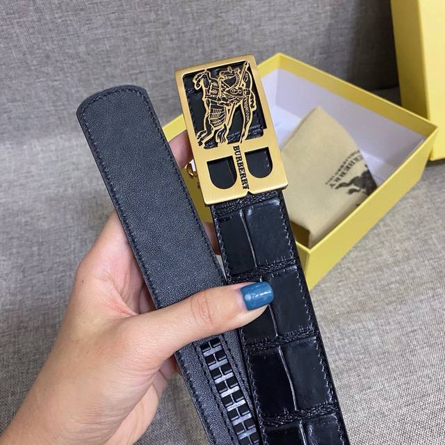 The explosive Burberry gift features an automatic buckle slide with a width of 3.5cm. The new original version is paired with a classic 18K stainless steel buckle. Fashionable and versatile, pursuing high-end original quality, reflecting taste, casua