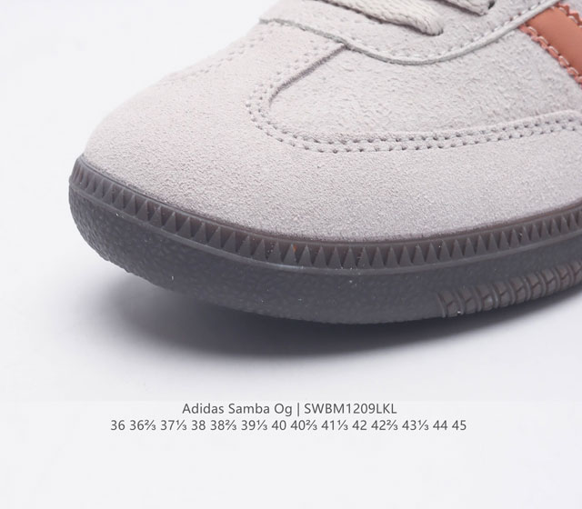 Adidas Originals Samba Og Shoes is a classic sports shoe that showcases a casual and modern style. It is a fashionable classic shoe for men and women that was born in the 1950s