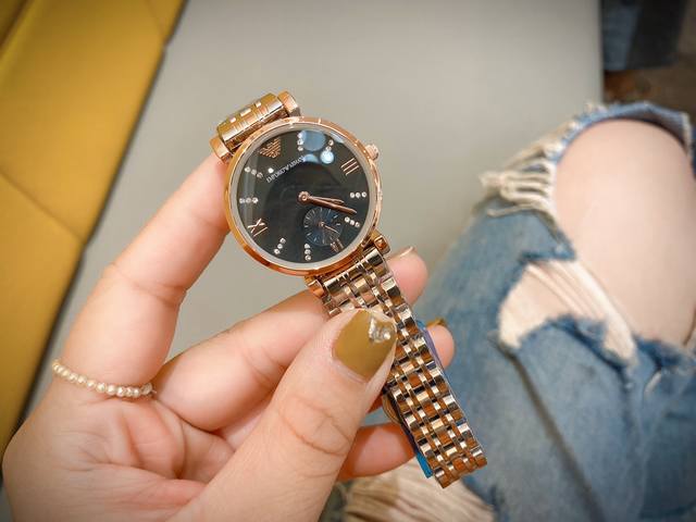 Home made Armani couple quartz style with two needles and half sides, photographed with butterfly double button solid steel strip Classic popular style, high-quality workmanship, best choice for couples. Diameter: 32mm 40mm