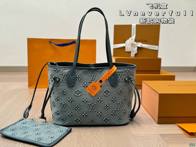 The airplane box Lv's new shopping bag Neverfull is super cool and loved! The ceiling of the shopping bag industry is amazed by its appearance, simple, atmospheric, and full of fashion sense. Size 29 21: