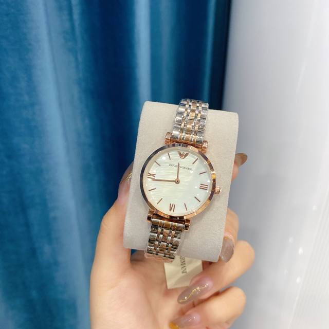 Original Armani 316L stainless steel watch mirror: reinforced mineral glass strap: 316L diameter size: 32mm * pearl mother of pearl perfectly blends and shines on the wrist, creating an elegant image for women. Pure, simple, elegant temperament for w