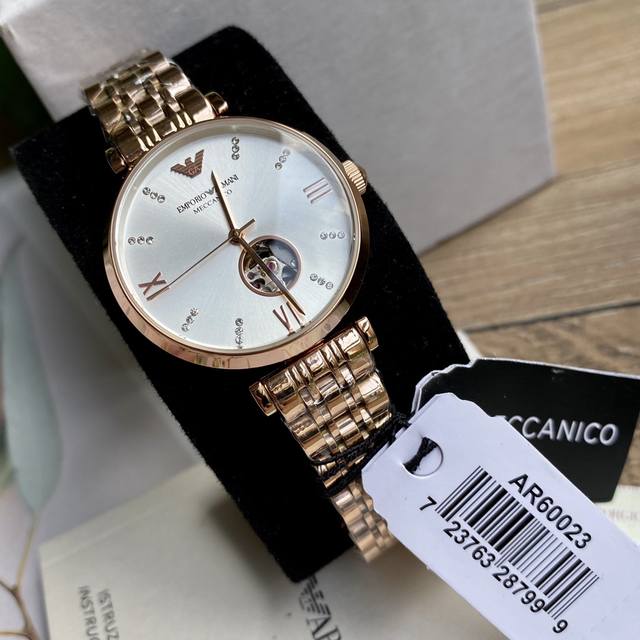 Armani mechanical women's watch has arrived!! Classic and minimalist Italian style, with a transparent heart on the exposed movement, 316 stainless steel strap, original mineral crystal mirror with 30 meter waterproof buckle, fully manual winding mec