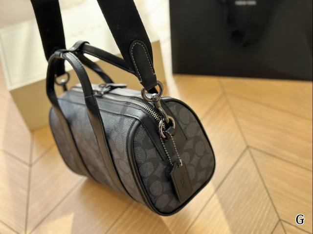 Folding box size 23.16, Coach Gotham black flower pillow bag with unique artistic atmosphere, simple and versatile, high aesthetic value, preferred for daily outings: