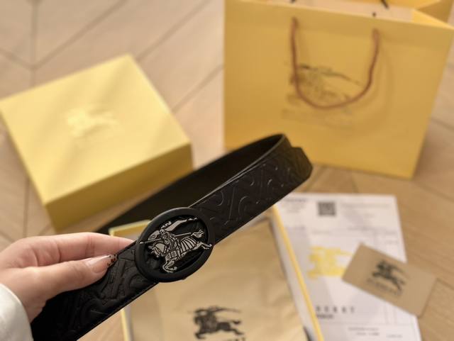 Burberry belt kit with high-end atmosphere, low-key luxury, and connotation is a must-have item for successful people for personal use.