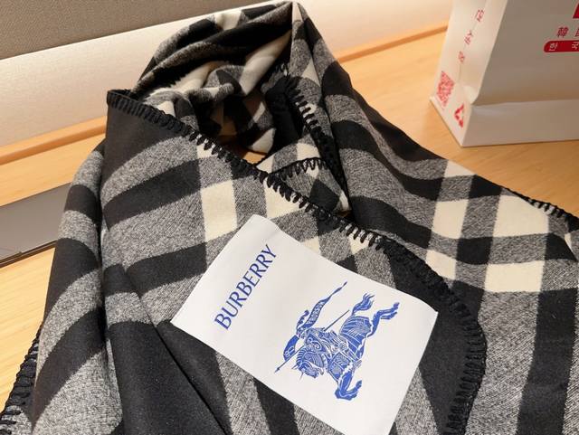 Burberry Autumn/Winter Cashmere Blend Scarf Size 55 × 1 Delivery Gift Box Tote Bag