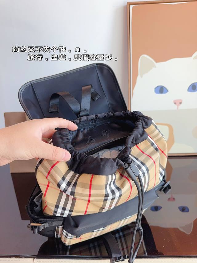 The highly recognizable Burberry brand logo decoration on the Burberry backpack instantly enhances its style and is particularly eye-catching. The shoulder strap design is very comfortable, the width is just right, and the bag capacity is also quite