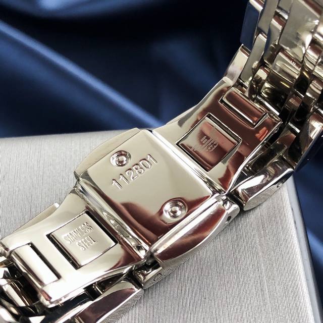 Good recommendation, Armani Versatile Steel Strap Men's Watch Model AR1819 Steel Strap Quartz Watch, dial diameter 43mm 316 stainless steel strap, white dial, stopwatch dial, mineral glass mirror. Butterfly Double Button, Design: