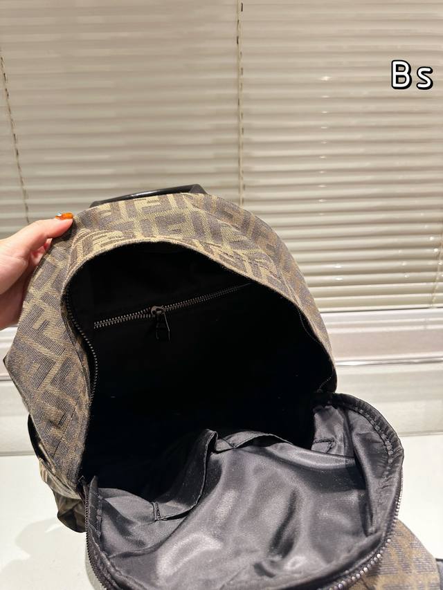 Size 31 40 Fendi Burberry Dior Backpack Bear Material Durable and Wear resistant Design Simple Body Lightweight and Comfortable for Daily Use Black Eternal Edition Cool Top! Fashionable!: