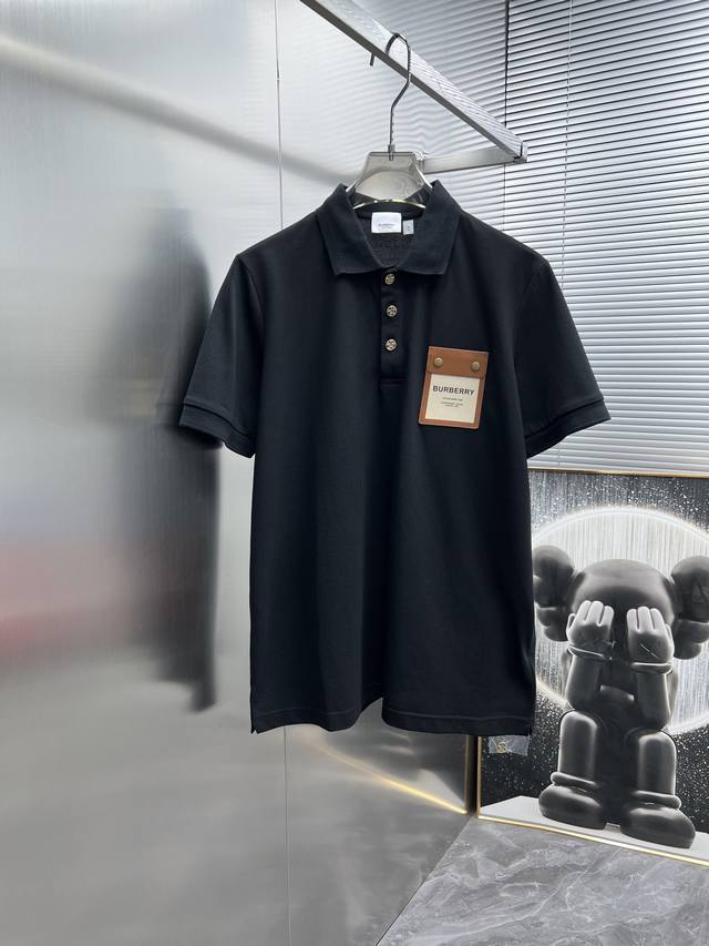 Burberry's new summer men's lapel short sleeved T-shirt polo shirt, high-end version! Customized fabrics for counters have high breathability and comfort, impeccable details, and brand element design concepts, reflecting high quality. Delicate and so