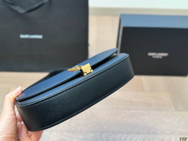 Airplane Box Saint Laurent YSL Voltaire Underarm Bag Minimalist Favorite Elliptical Underarm Bag Type Very Vintage Flip Buckle Very Novel Wow, Space is Completely Stress Free for Daily Travel Size 21 13