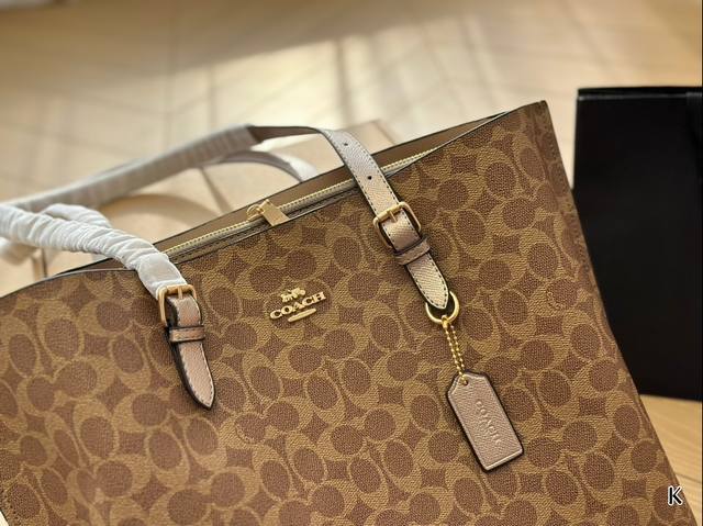 Coach Coach Mollie tote bag, large vegetable basket, no age limit! Size 33 * 27cm 25 * 21cm: