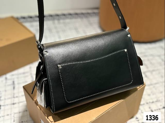 Coach Coach's new motorcycle bag with box, Cargo Soft Tabby, black motorcycle bag