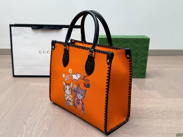 Gucci's pure handmade woven original fabric is the world's top luxury brand with a history of luxury goods. The most outstanding fashion design style in the fashion industry is on sale at the counter, and the latest design is highly favored by custom