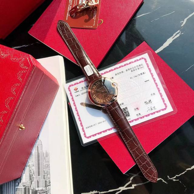 Ka Jia 18K Gold Blue Balloon Series Men's 42Mm Mechanical Arrival, Eta-2824 Mechanical Movement, Crocodile Leather Strap. Although mechanical watches are high-end compared to quartz watches, many people are not very familiar with mechanical watches.