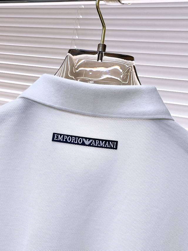 New release of Armani 2024SS summer new letter logo men's lapel polo shirt! Classic business men's style, the ceiling level business men's style for high-end men's clothing! Simplicity, fashion, grandeur, and elegance. When worn alone, the interior l