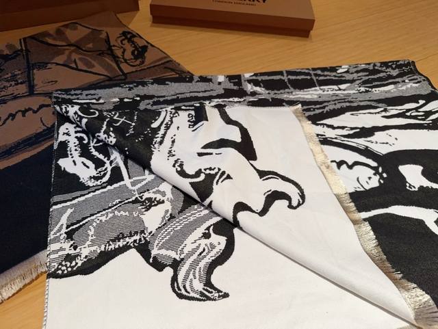 Delivery Gift Box Handbag Burberry Autumn/Winter Cashmere Blended Scarf Size 60 × 180cm