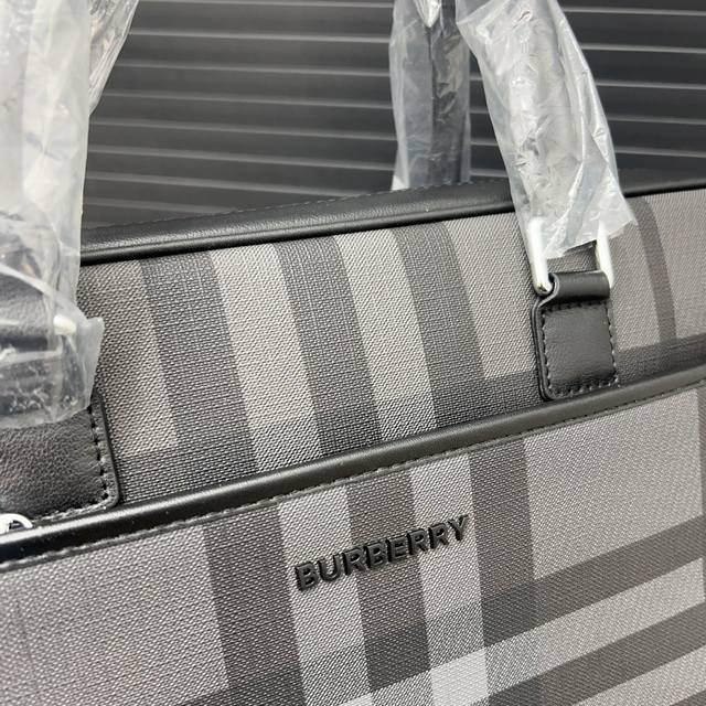 Burberry men's checkered briefcase computer bag crossbody handbag features exquisite inlay craftsmanship, classic and versatile physical photography, original factory fabric, high-end quality delivery dust bag 38 X 27 Cm