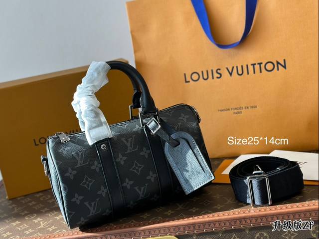 Embossed folding box Lvkeepall pillow bag, new handheld crossbody size 25 * 14cm, suitable for both men and women: