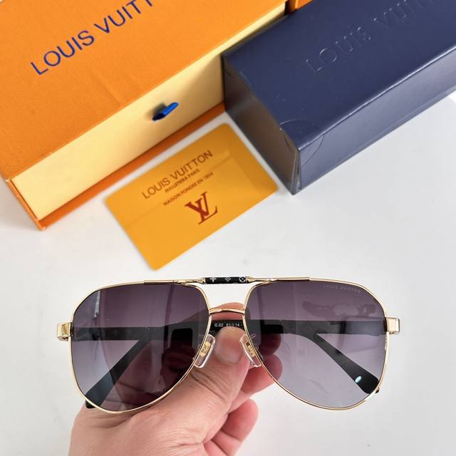 Louis Vuitton * Model: Z1248Size: 61 mouthed 14-145 unisex
