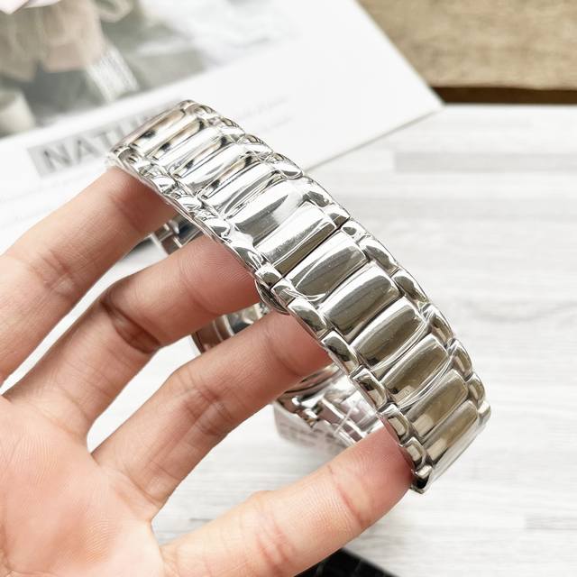 FFF Gold 20 Steel Belt 20 Hangzhou Machinery 8210A Movement shipped from Hong Kong Non market Ordinary Movement Armani Armani Type: Latest Popular Male Mechanical Watch Model: AR1980 Three in One, Waterproof: 30: